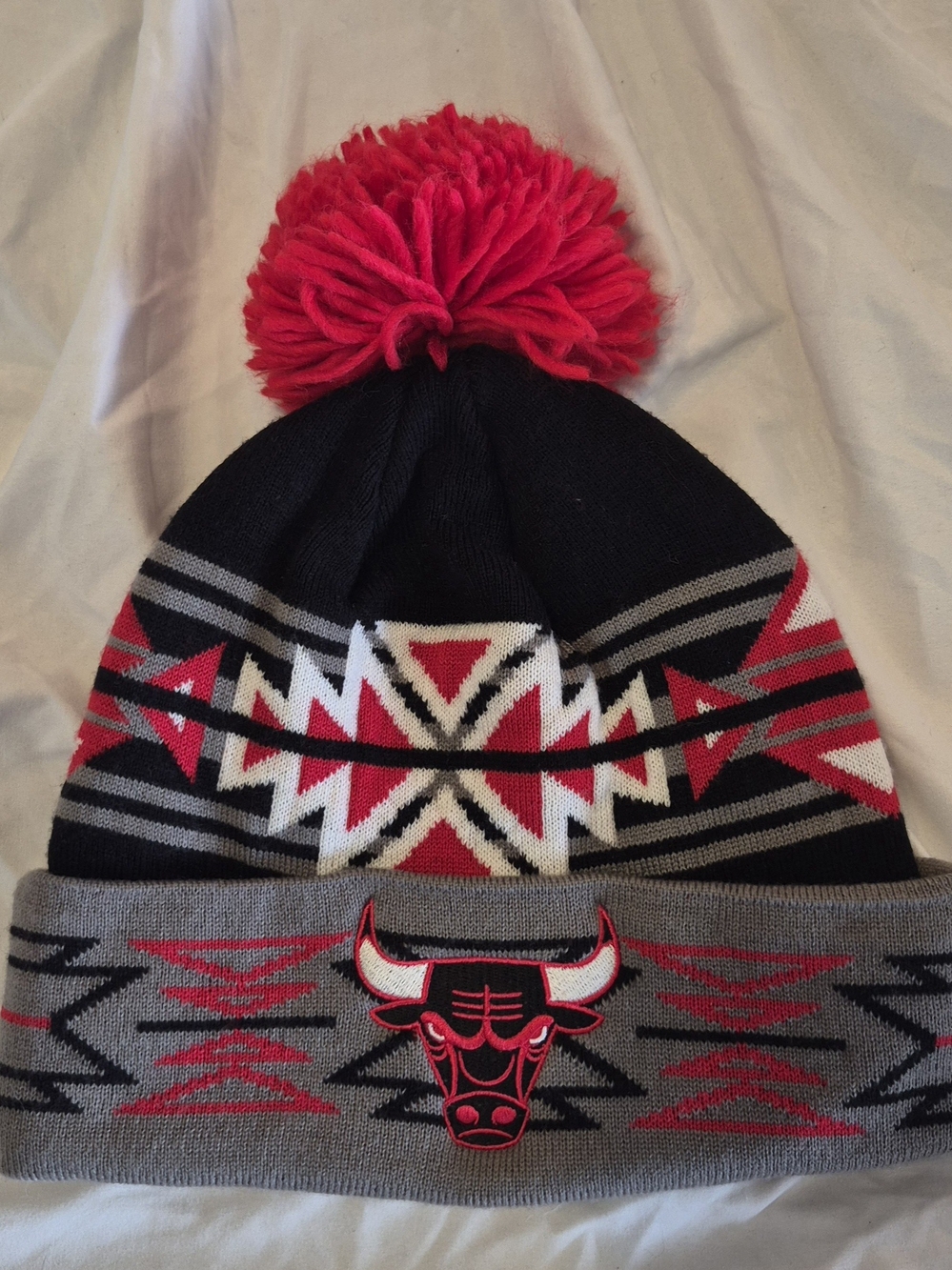 Chicago Bulls NBA Mitchell & Ness MEN'S Red, Black & Gray Pom Beanie